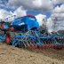 Lemken Compact Solitair -kylvökone työskentelemässä pellolla