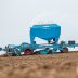 Lemken Solitair DT 600 -kylvökone työskentelemässä pellolla 