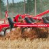 Maanmuokkaustöissä pellolla Horsch Terrano 3 FX -kultivaattori