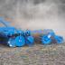 Lemken Heliodor 9 -lautasmuokkain työskentelemässä sänkipellolla