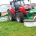 Pellolla kuvattuna Massey Ferguson -traktori sekä McHale -niittokoneet