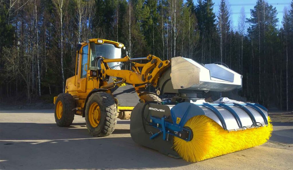 Snowek Circulus harjakone pyöräkuormaajassa.