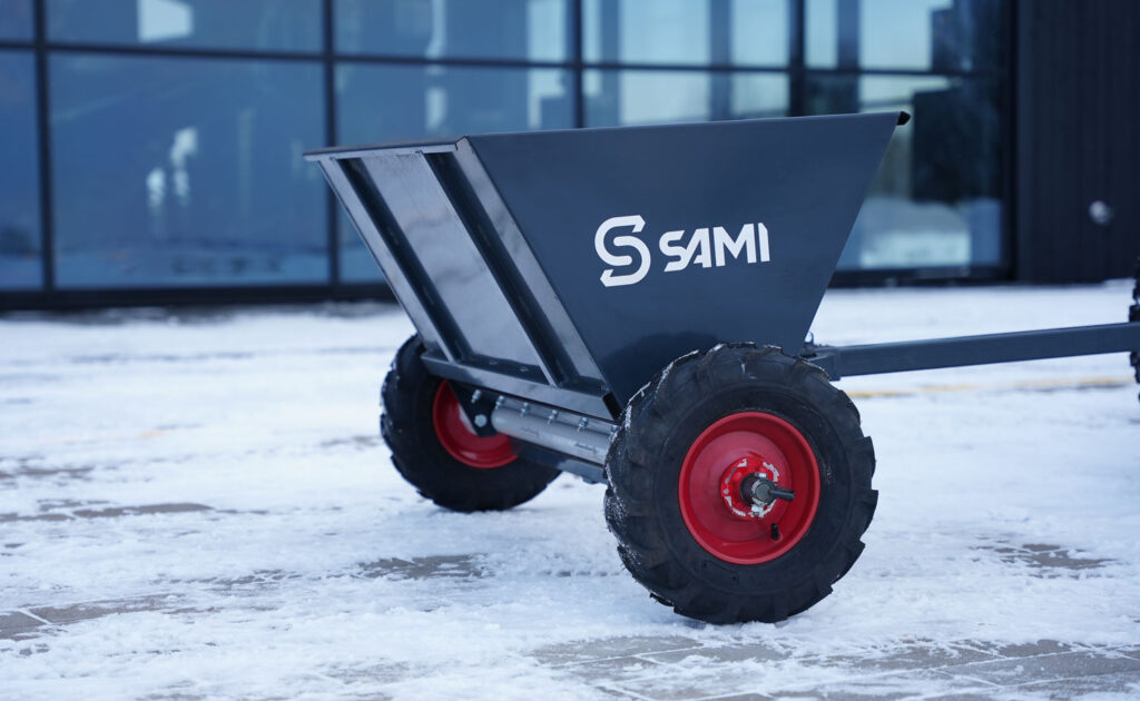 Sami S-290 hiekoitin sivusta kuvattuna.