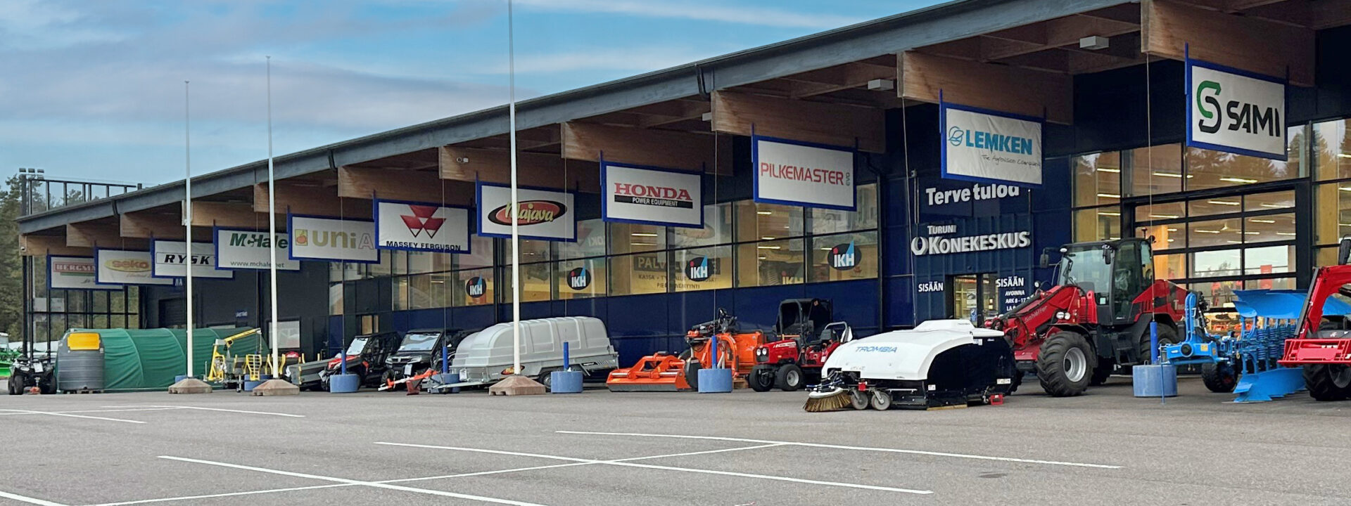 Turun Konekeskuksen Turun toimipisteemme ja myymälä.