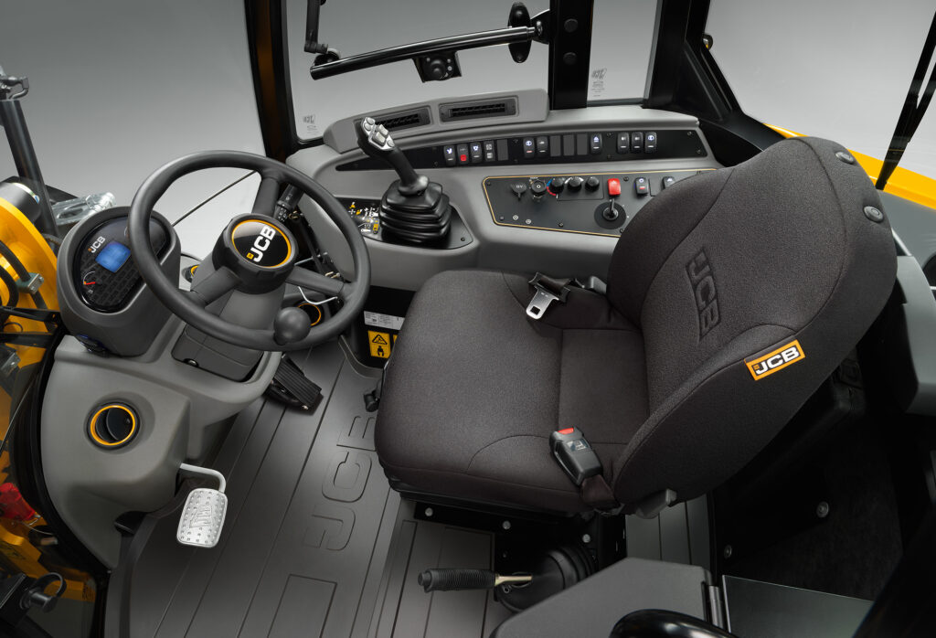 JCB 409 Agri -pyöräkuormaajan ohjaamo.