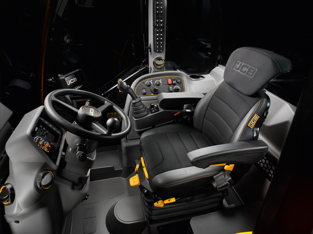 JCB TM280S Agri -kurottava pyöräkuormaajan ohjaamo.